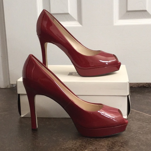 Shoes - Picture 2 of 3